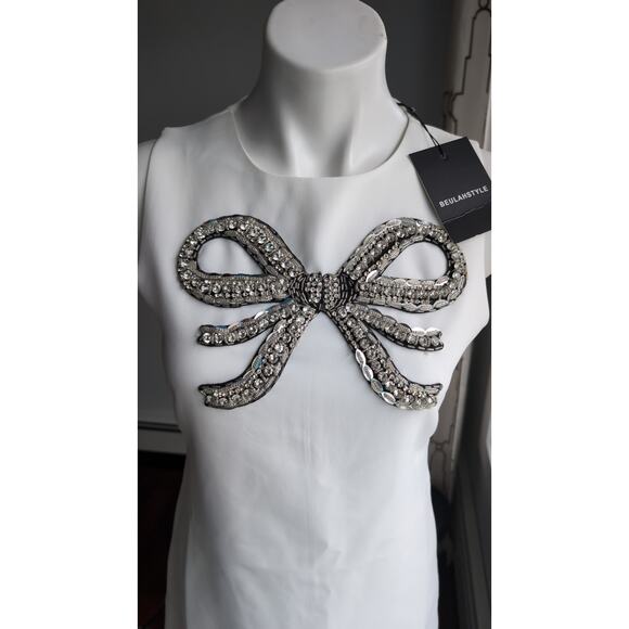 White Rhinestone embellished Bloomingdale's cocktail dress Small - Picture 6 of 17